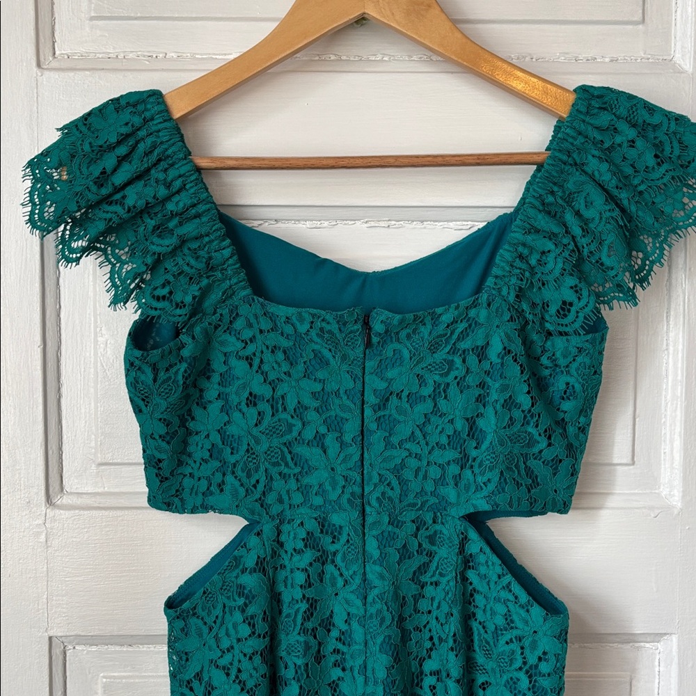 EXPRESS LACE SIDE CUTOUT RUFFLE DRESS - Picture 6 of 9